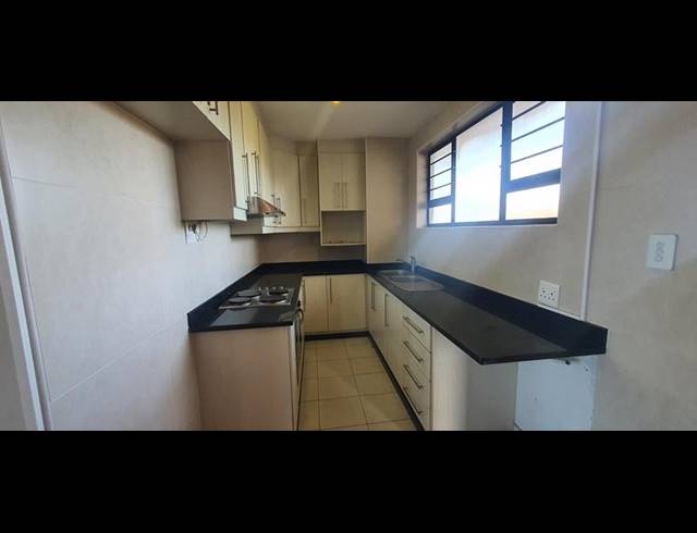 2 BEDROOM APARTMENT FOR SALE IN ESSENWOOD